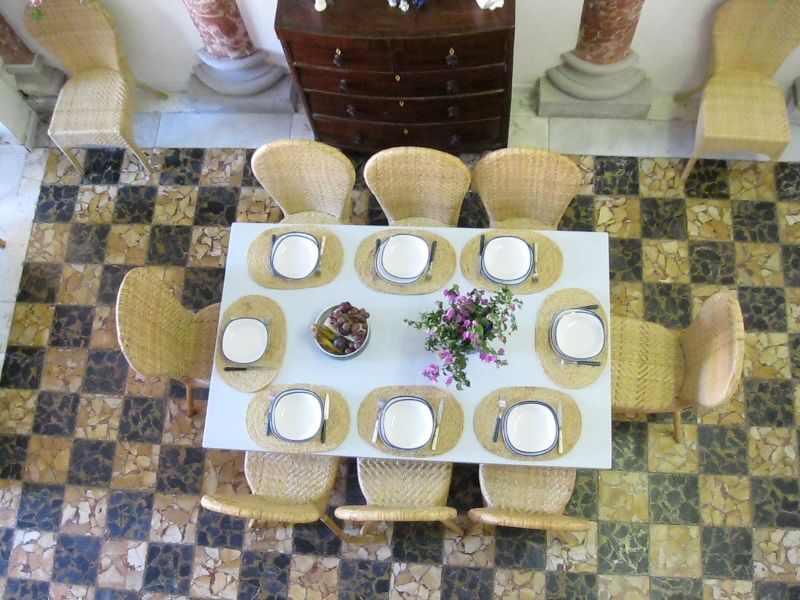 Dining 024.jpg